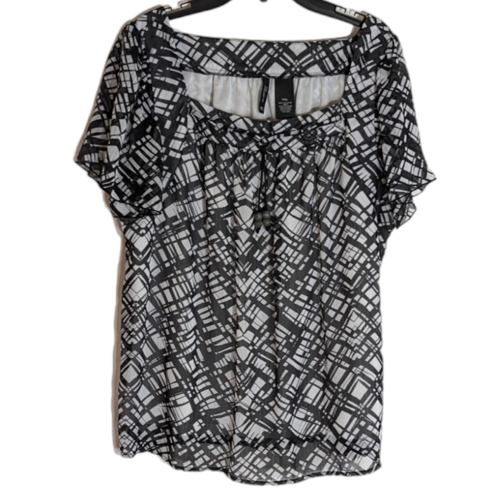 New Directions Size‎ PXL Black and White Geometric Print Short Sleeve Blouse